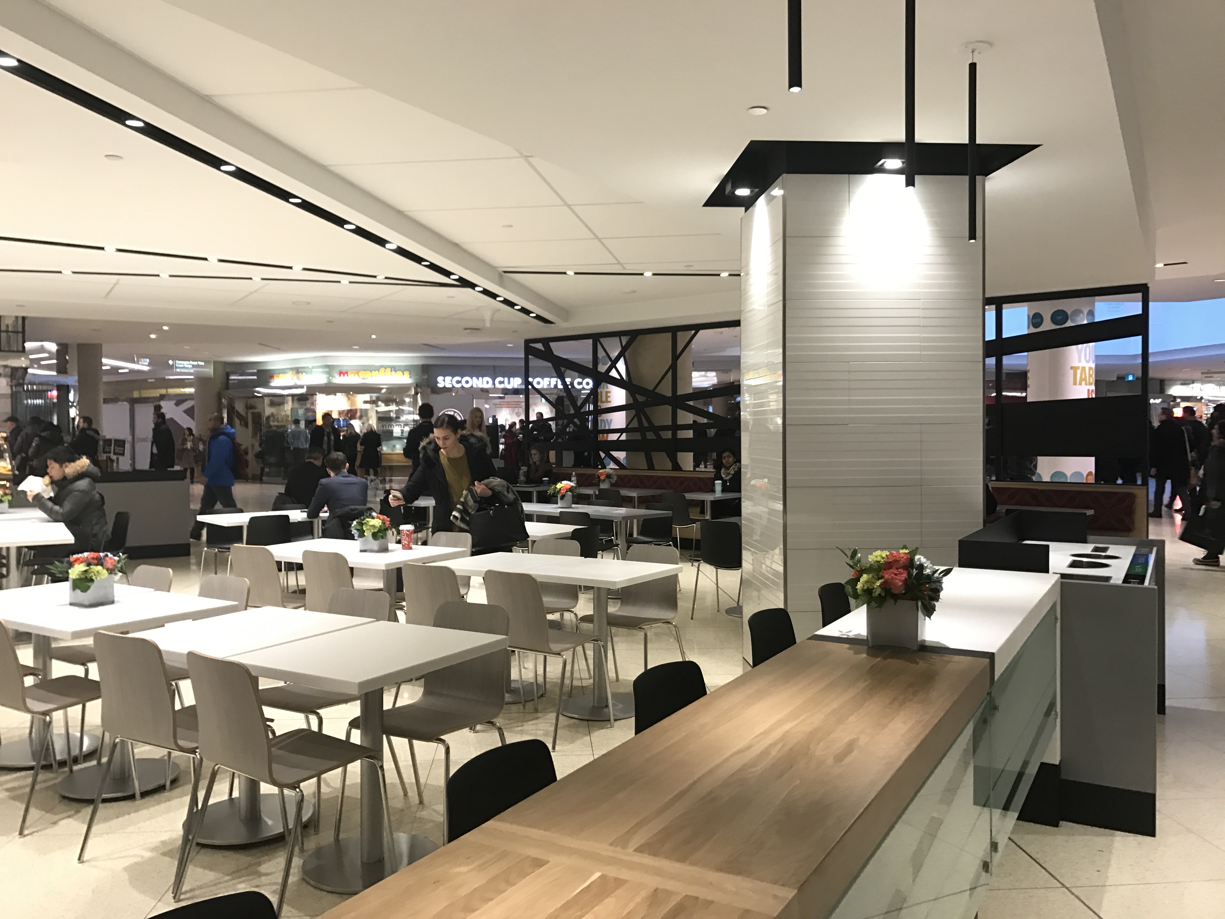 Commerce Court (Toronto) Food Court Seating Area is Now Open