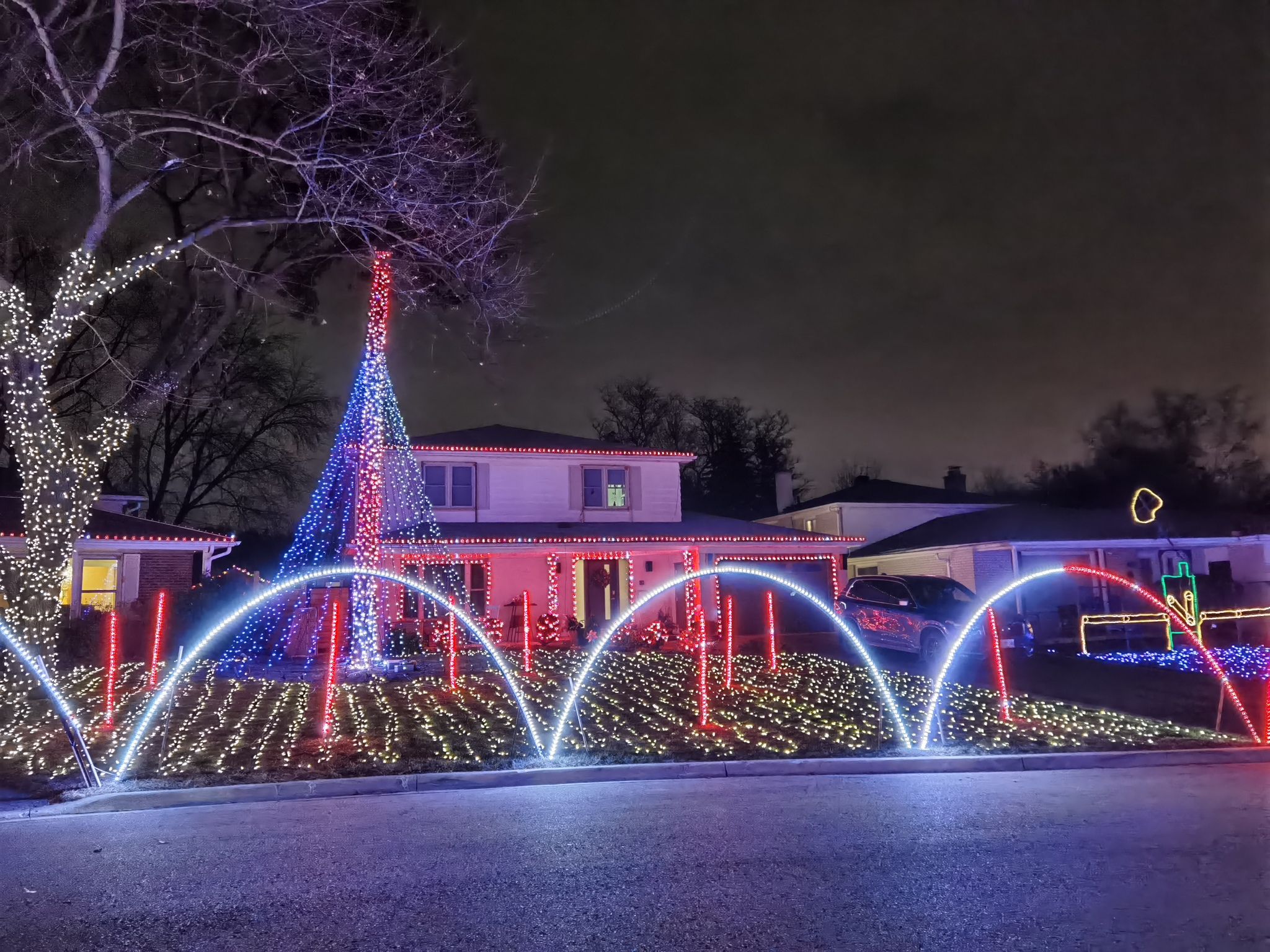 Wild Cherry Lights FREE Christmas Lights Display Thornhill, Ontario