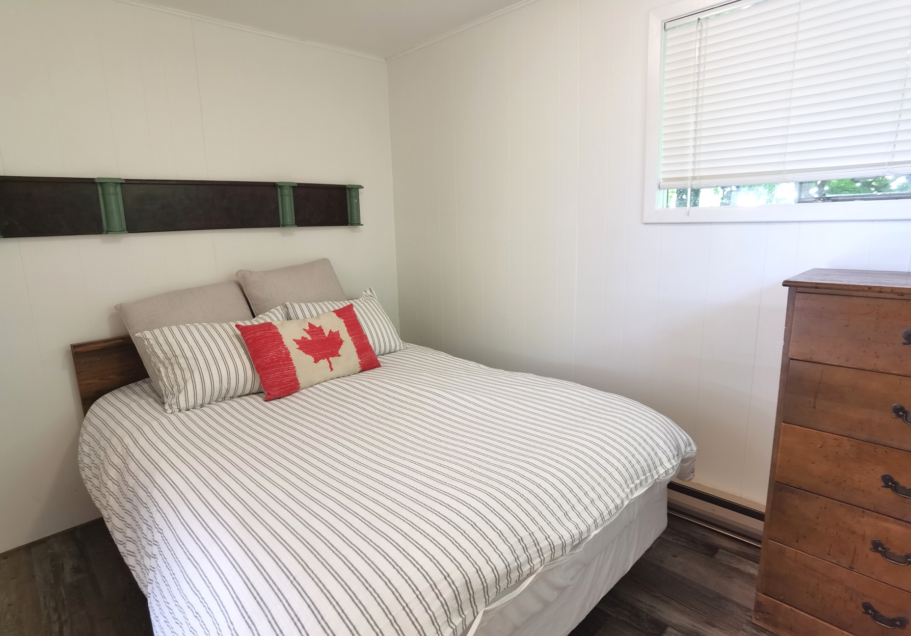 (Inside Look) Cottage 2 Saucy Willow Inn & Cottages Coboconk