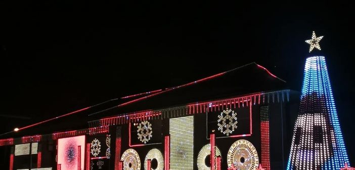 Savage Christmas Lights (Donation to Sick Kids Hospital Foundation) – 1 Fletcher Place, Etobicoke, Ontario, Canada
