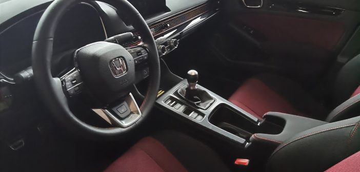 (Inside Look) 2022 Honda Civic Si Sedan with Manual Gearbox
