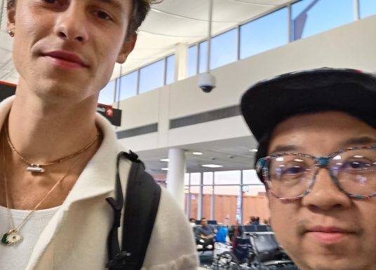 What It’s Like Meeting Shawn Mendes at the Airport – My Encounter with “The Life of the Party”